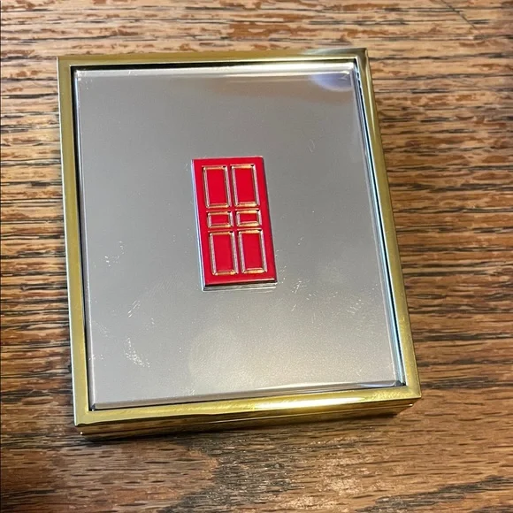 Elizabeth Arden Beautiful Color Blush in Soft Pink - Picture 4 of 6